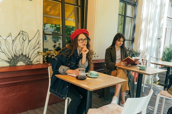 Rangement élégant : astuces maison et art de vivre à adopter